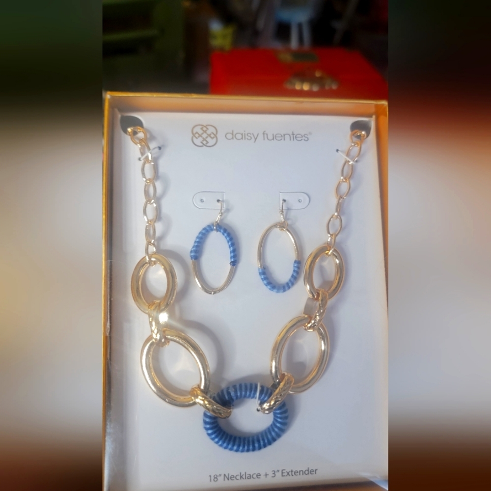 Daisy Fuentes Jewelry Set